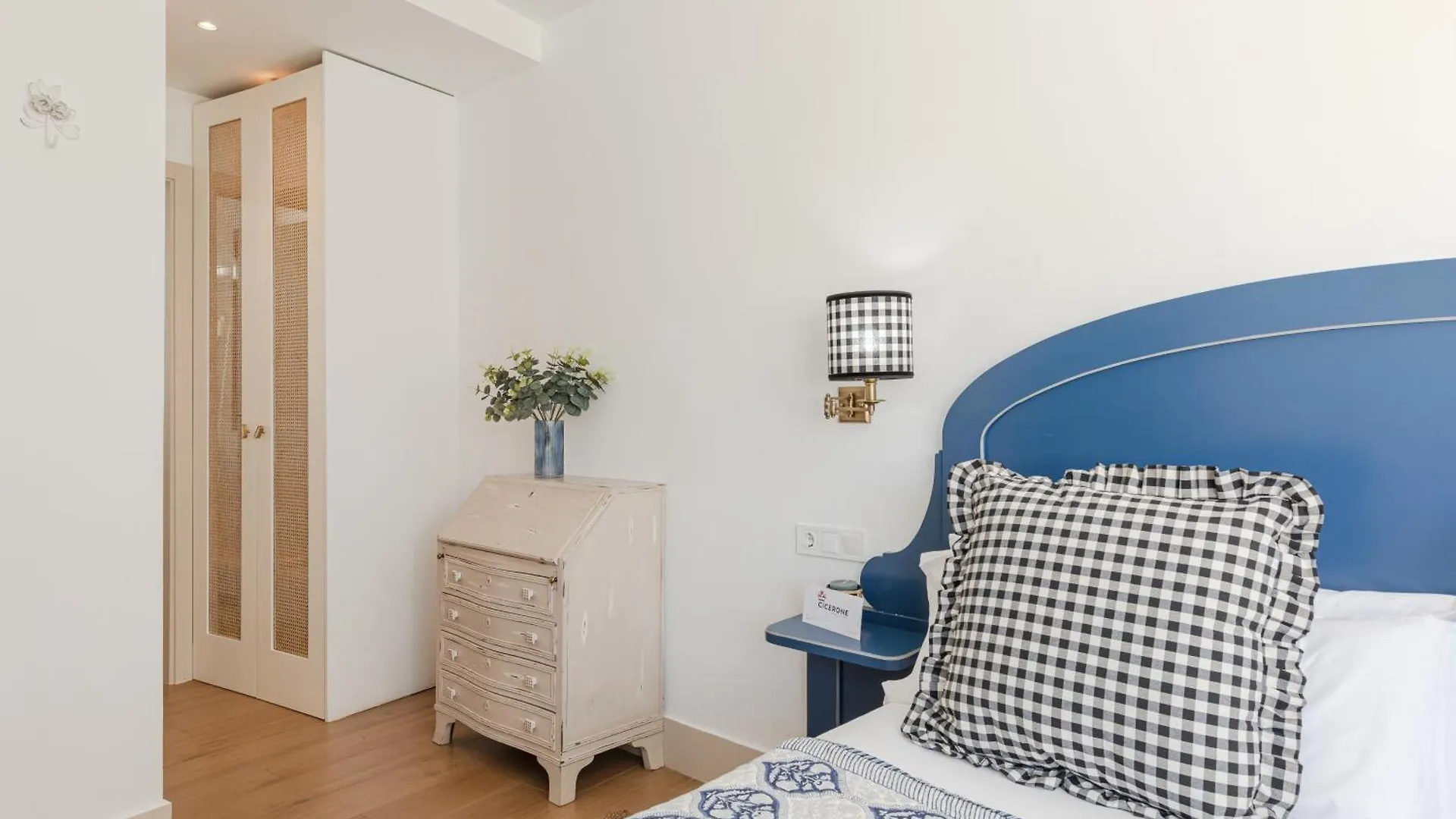 Nuea Cicerone Hotel Seville Guest house