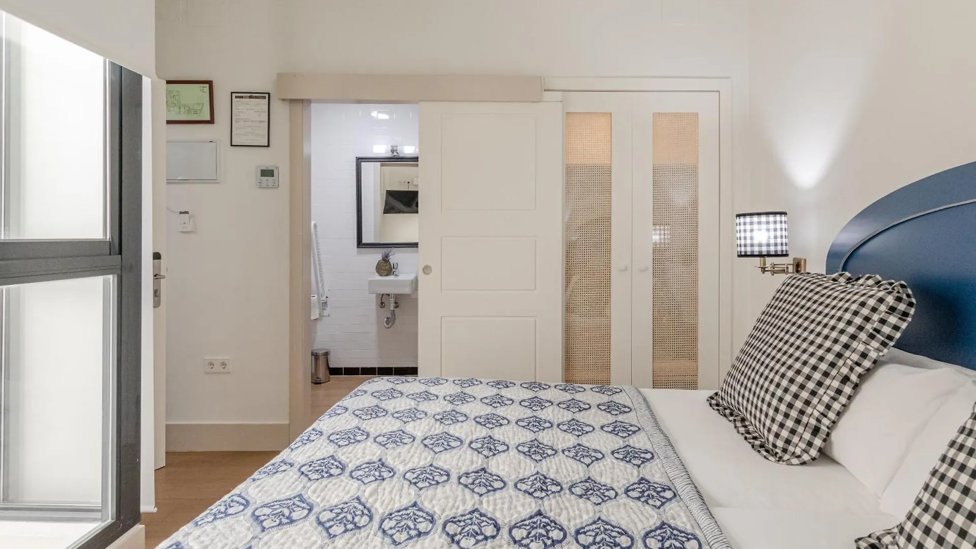 Nuea Cicerone Hotel Seville Guest house