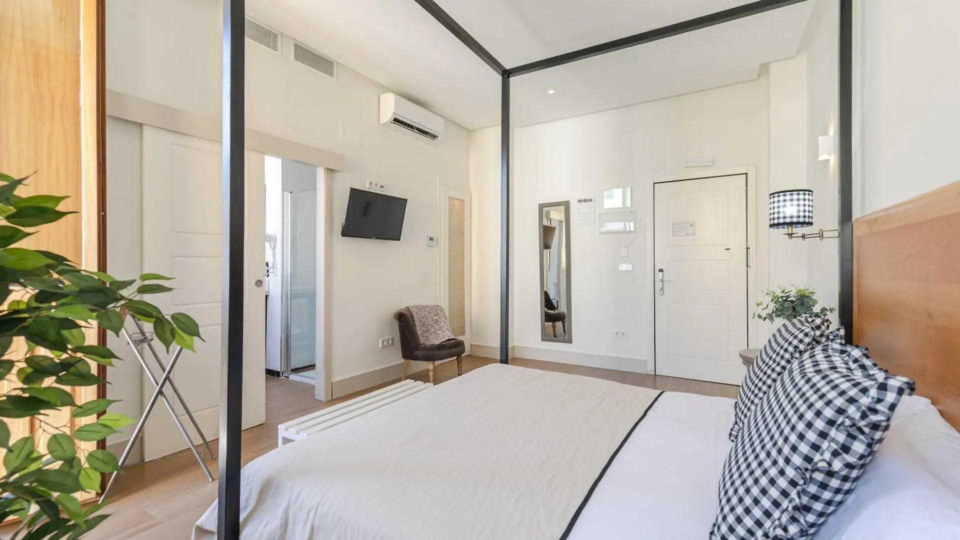 Nuea Cicerone Hotel Seville