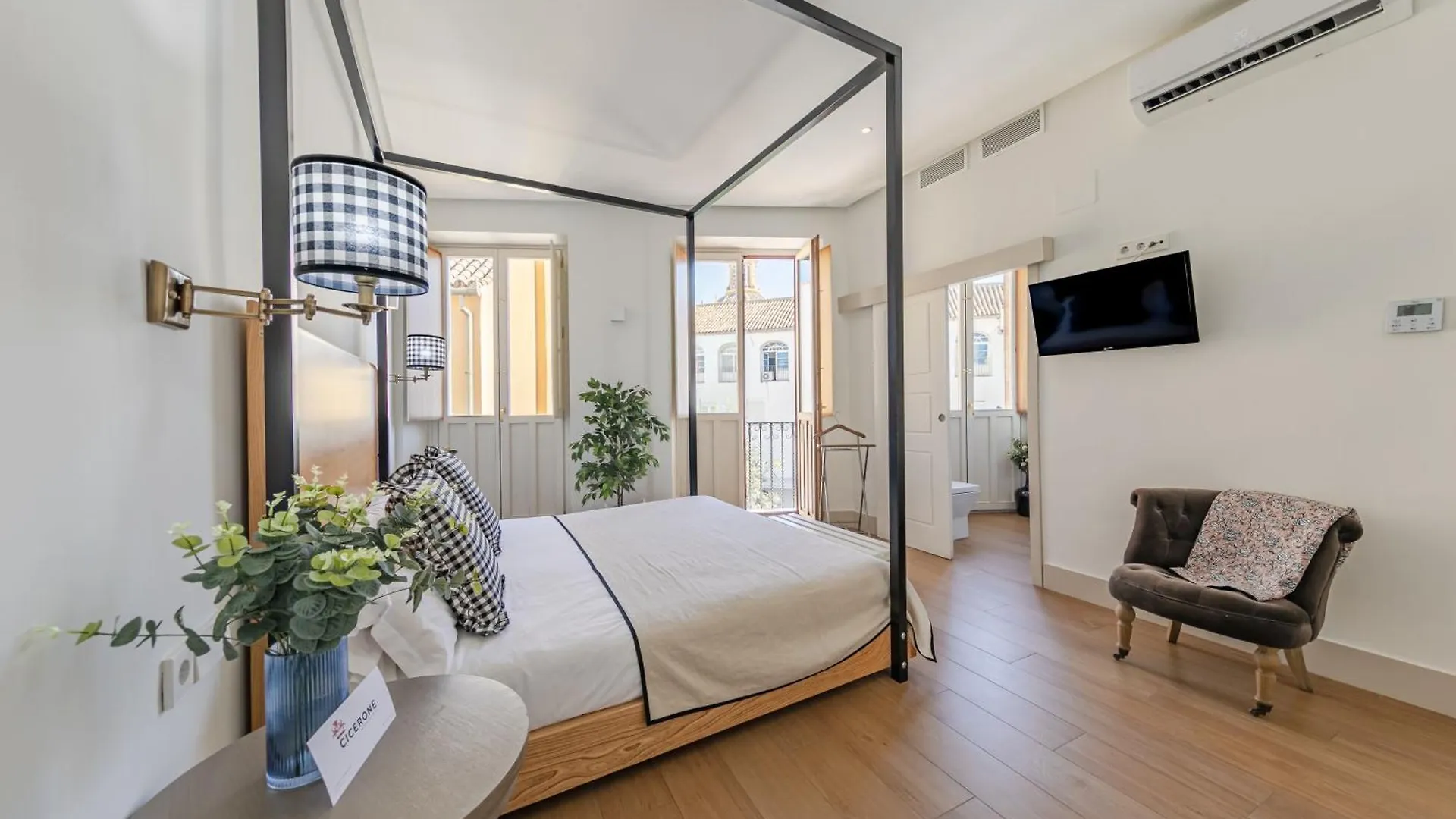 Nuea Cicerone Hotel Seville
